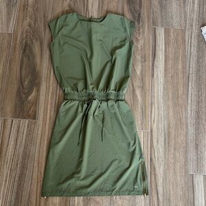 Albion Fit Going Places Olive Green Drawstring Waist Midi Dress. Women’s Large.